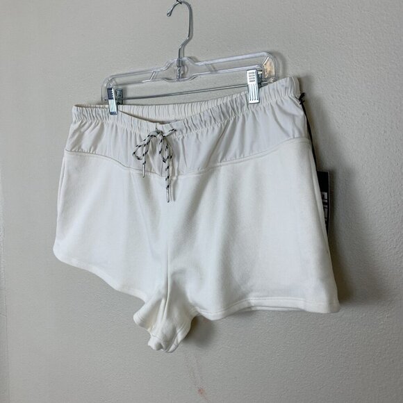 Future Collective Womens Shorts NEW L Off White Cream Pull On Knit - Picture 2 of 16